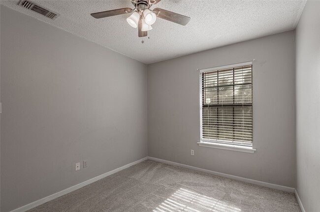 Building Photo - 3011 Sand Dr