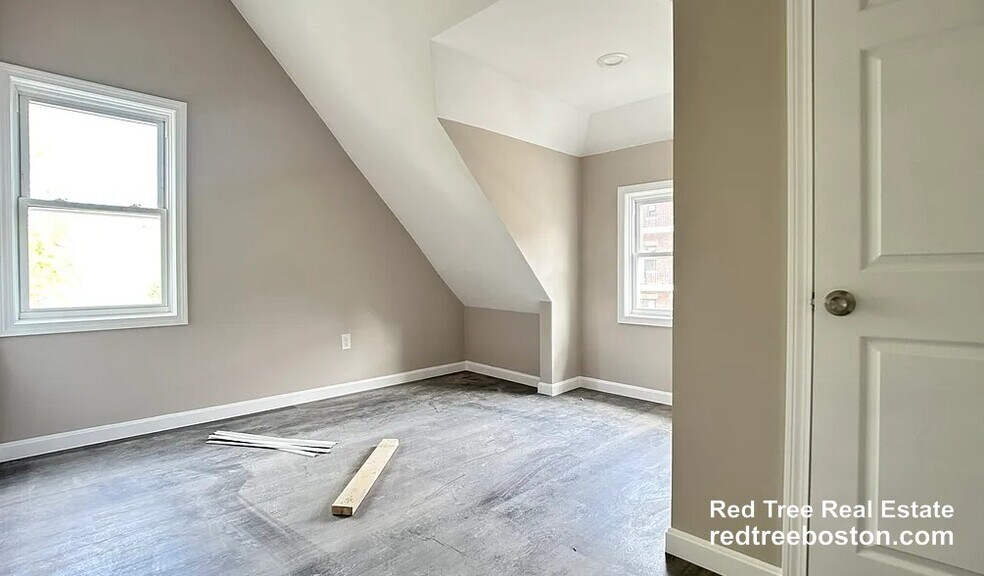 Building Photo - 16 Long Ave