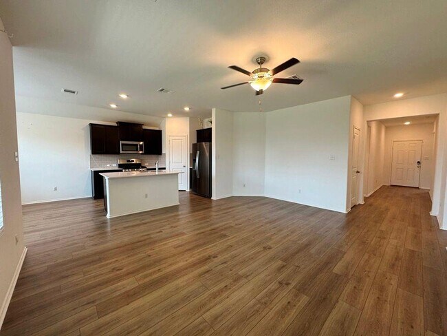 Building Photo - 208 Magione St