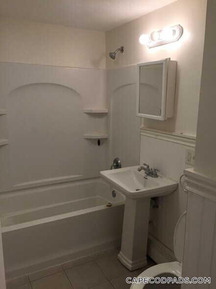 Building Photo - 21 Thomas Ave