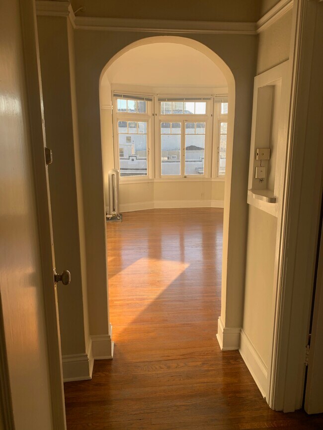 Building Photo - Apartments on Gough