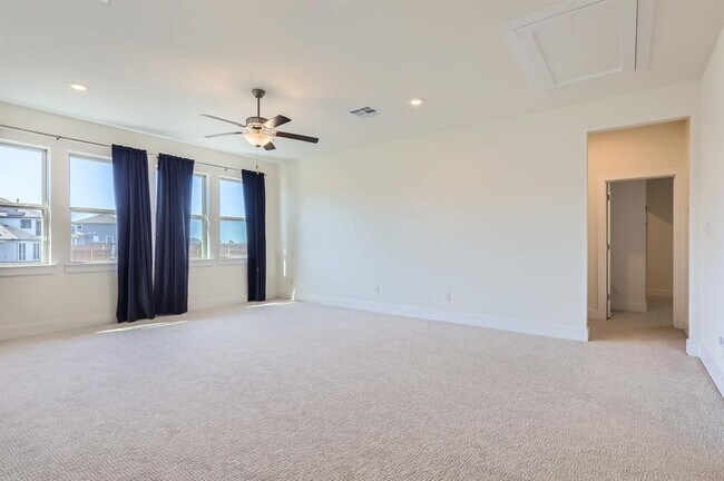 Building Photo - 4912 Risana Bend