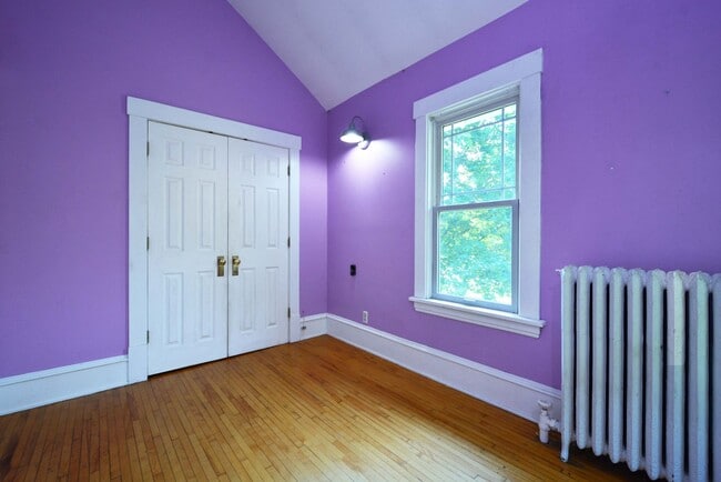 Building Photo - Beautiful 4-bedroom 2.5-bathoom - Great Lo...