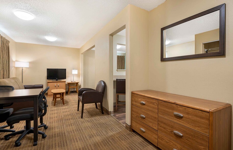 Building Photo - Furnished Studio-Indianapolis - Northwest ...