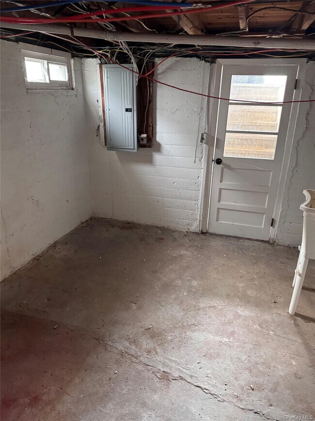 Building Photo - 190 Lee Ave