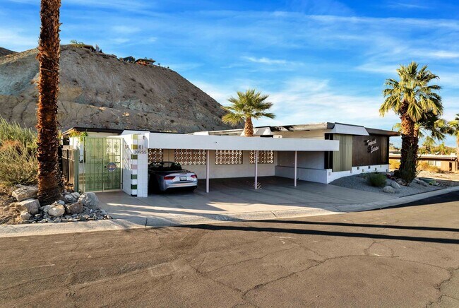 Building Photo - 39955 Estates Rd