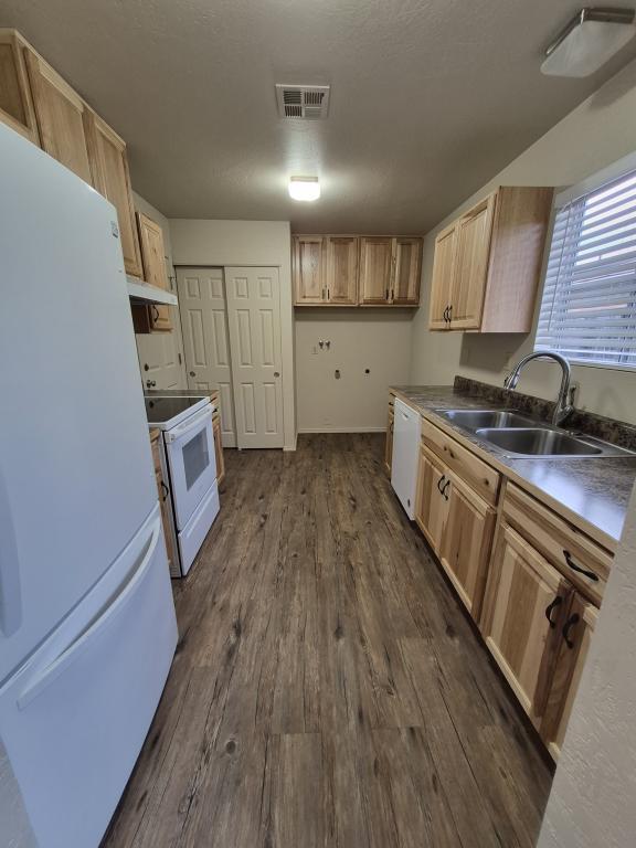 Building Photo - 1312 Dowell Rd