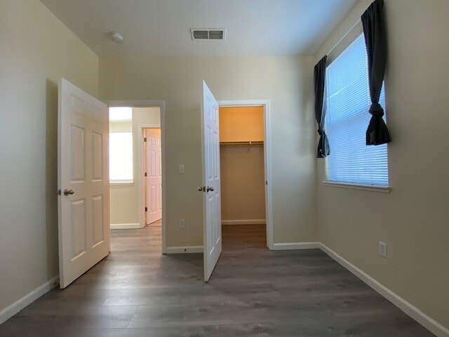 Building Photo - Charming 3-Bedroom, 2.5-Bath, 1,453 Sq. Ft...