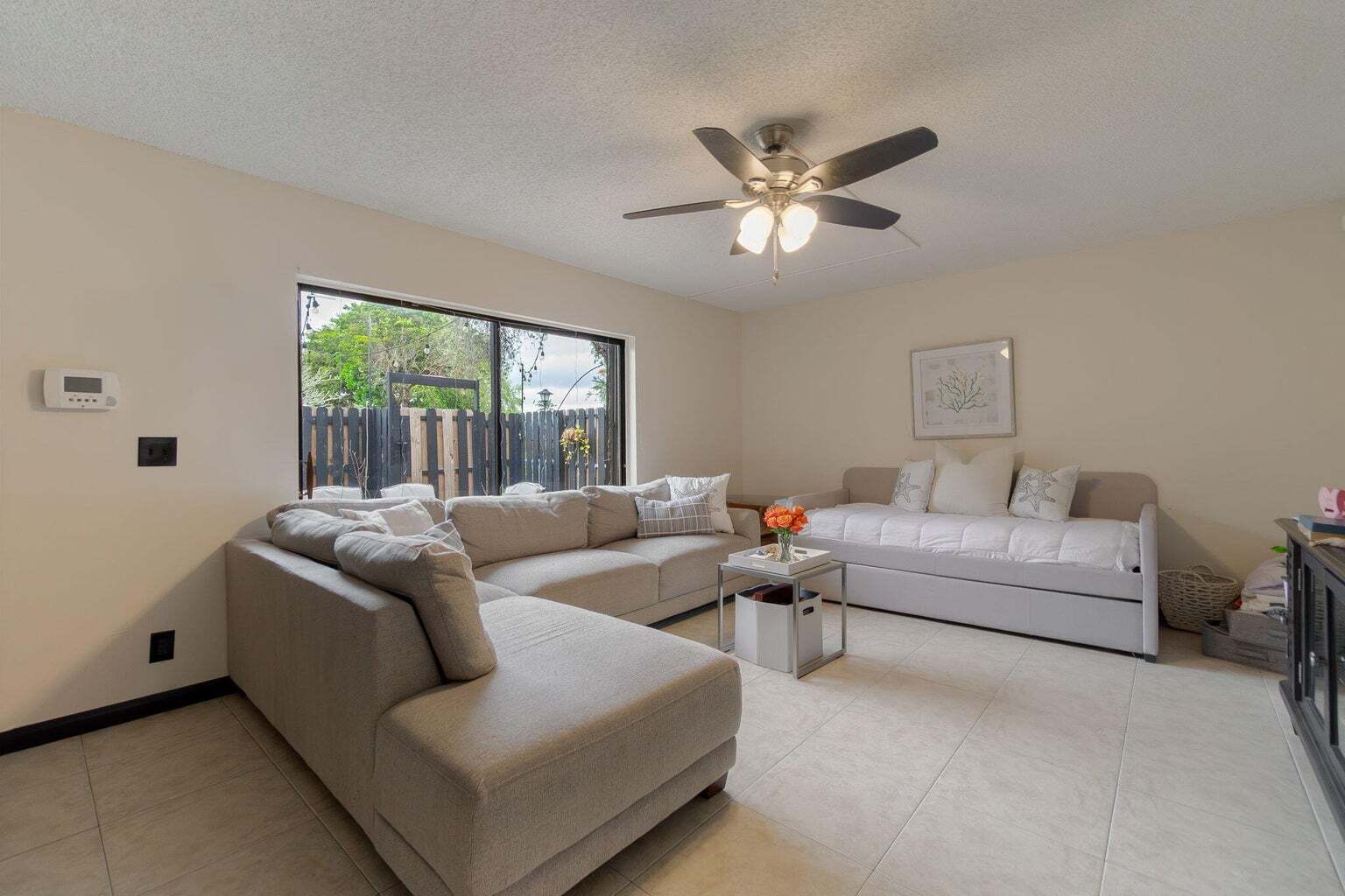 Building Photo - 393 Lake Arbor Dr