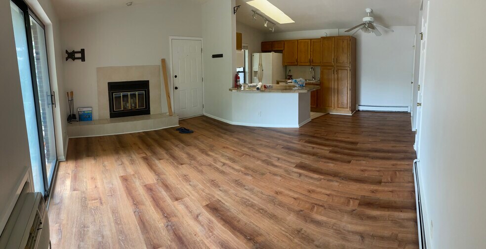 Building Photo - 2800 Kalmia Ave