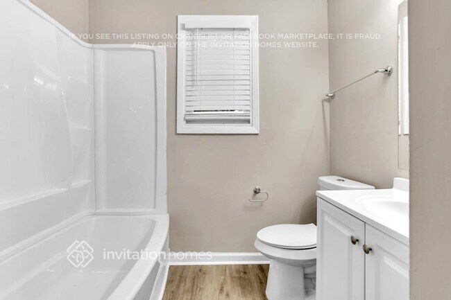 Building Photo - 353 Simca St SE