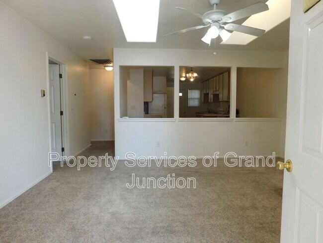 Building Photo - 456 Stepping Stone Ct