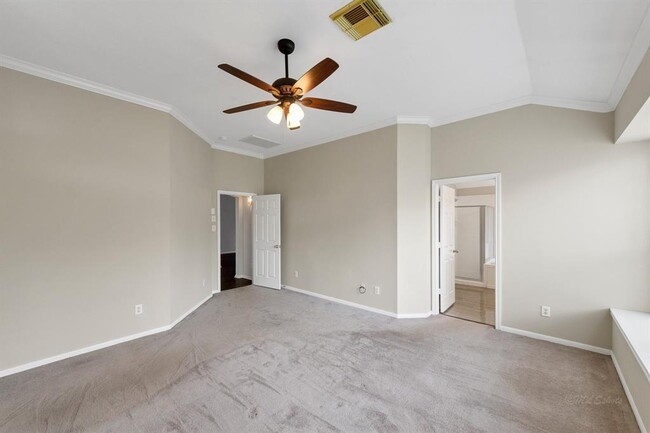 Building Photo - 7211 Bethany Bay Dr