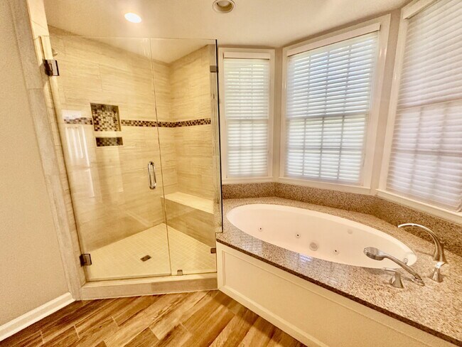 Building Photo - Amazing Four Bedroom Home Located Close to Alljoy Beach with Community Dock Access in Bluffton!