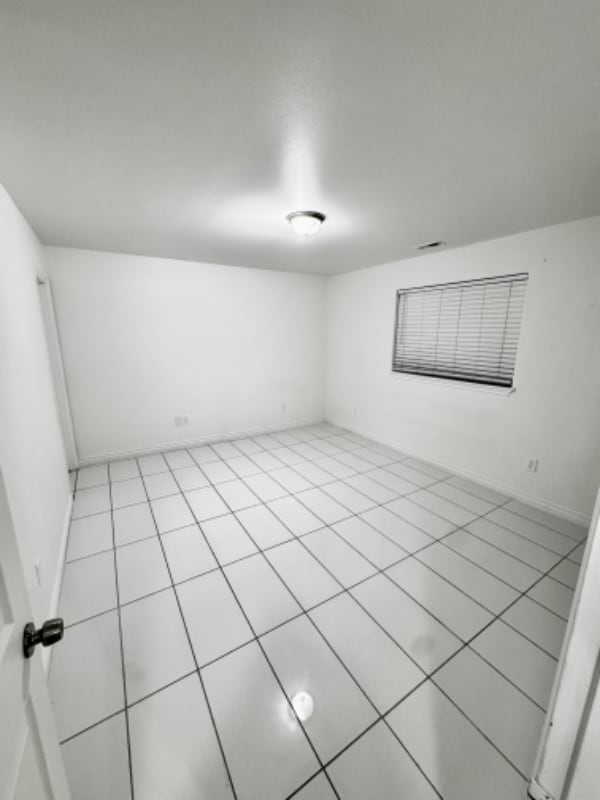 Building Photo - 421 E St NE