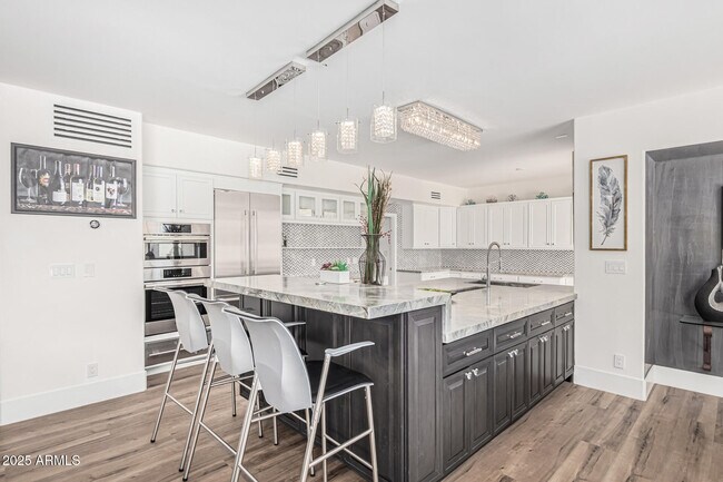 Building Photo - 10113 E Topaz Dr