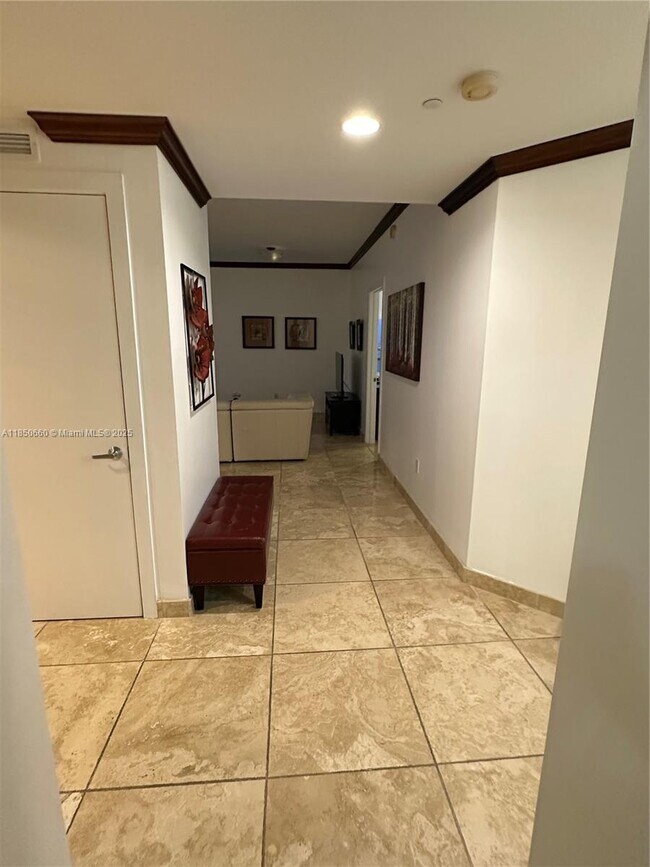 Building Photo - 1060 Brickell Ave