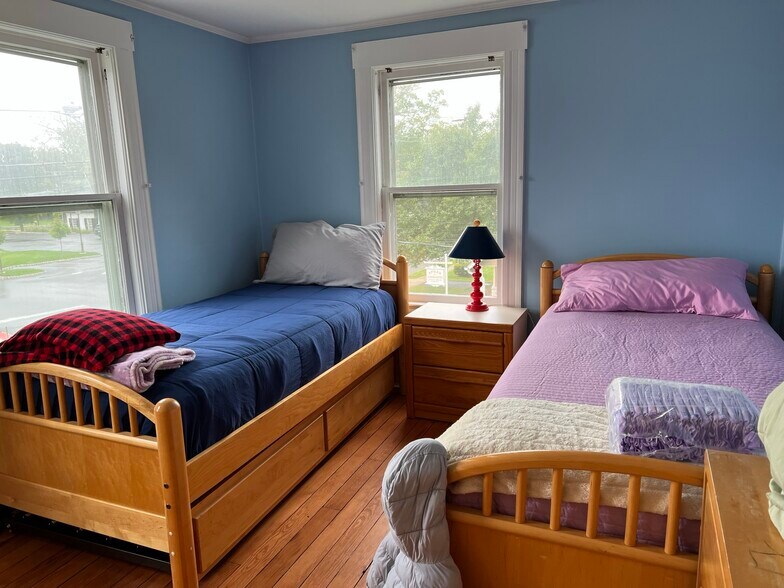 room #3 - 17 De Mun Pl