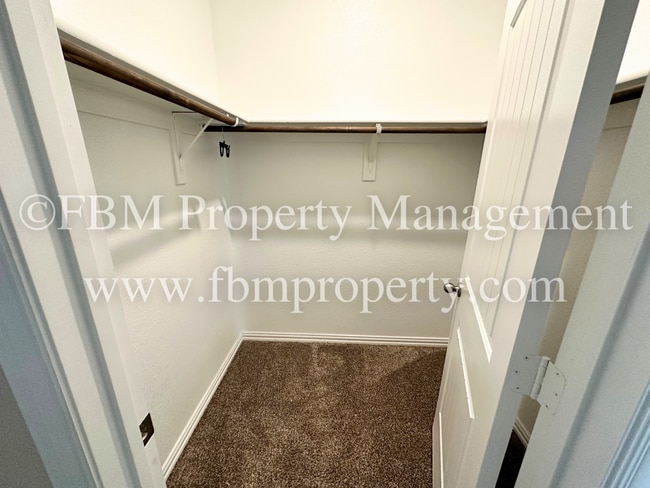Building Photo - 2809 Belmont Dr