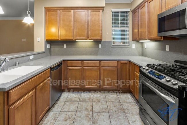 Building Photo - 194 S Veracruz Pl