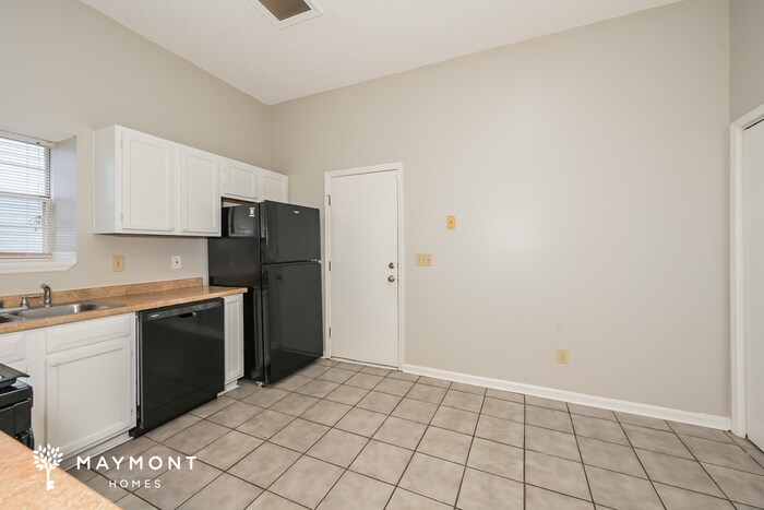 Building Photo - 4899 Hairston Pl