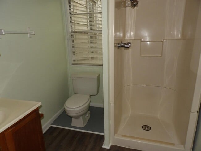 Building Photo - 505 Ave 2 NE