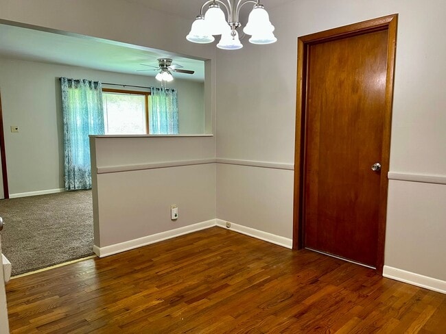 Building Photo - 2 Bedroom, 1 Bath in central Springfield