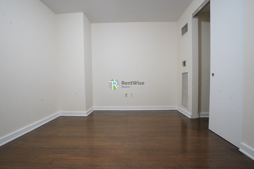 Building Photo - 40 Boylston St