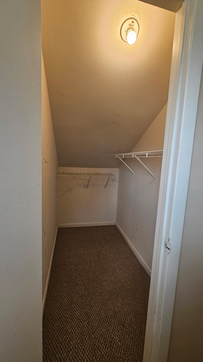 Building Photo - 450 Abbotsleigh Ct
