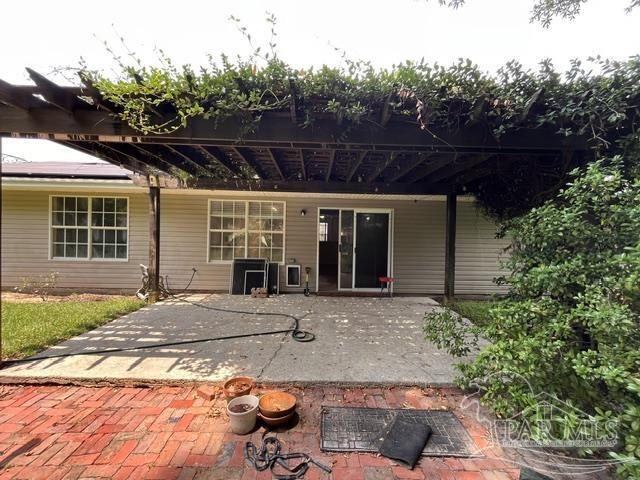 Building Photo - 5563 Chantilly Cir