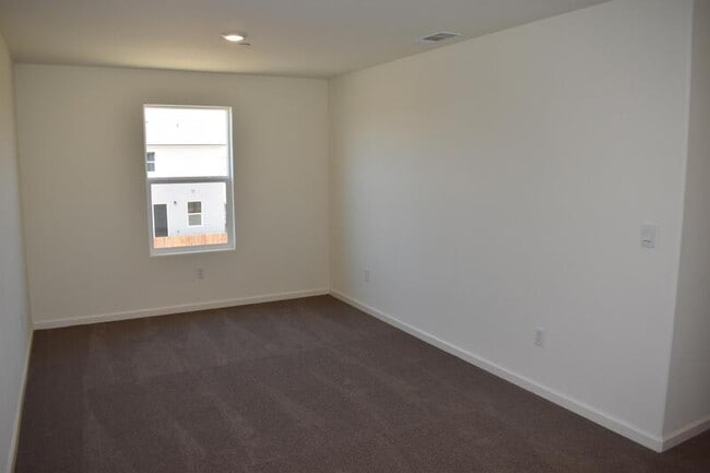 Building Photo - 708 Athena Dr