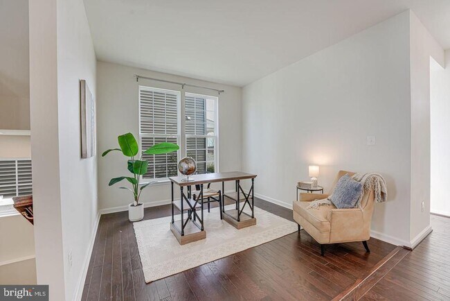 Building Photo - 317 Foxglove Way
