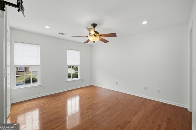 Building Photo - 3303 Greencastle Chase NE