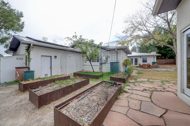 Building Photo - 3334 Linda Vista Ave SE