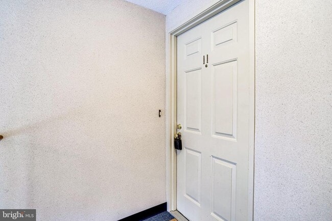 Building Photo - 7758 New Providence Dr