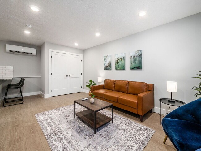 Building Photo - Charming Updated 1-Bedroom Home in Desirable Southern Orchards