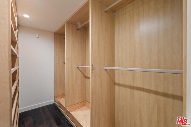 Building Photo - 4075 Los Nietos Dr