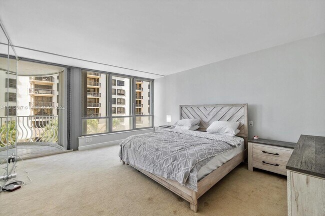 Building Photo - 10155 Collins Ave