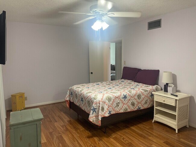 Building Photo - 523 Piedmont K