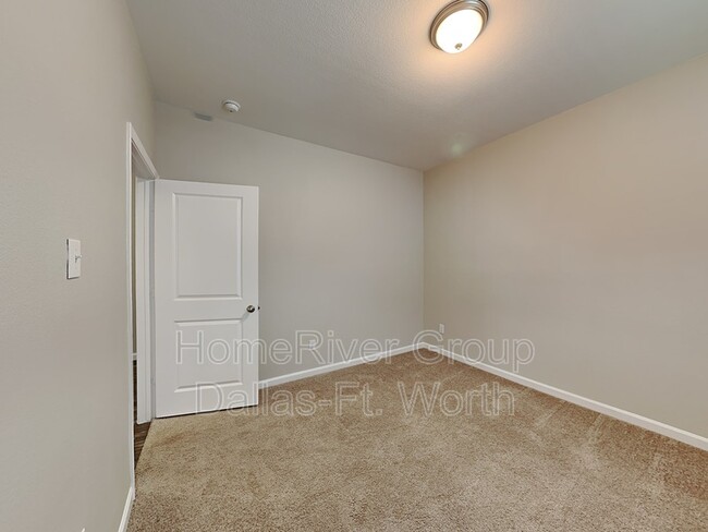 Building Photo - 424 Dove Creek Ln