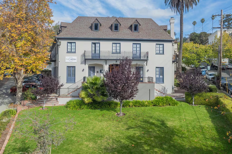 Building Photo - 2311 Le Conte