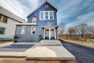 Building Photo - 24 Academy St