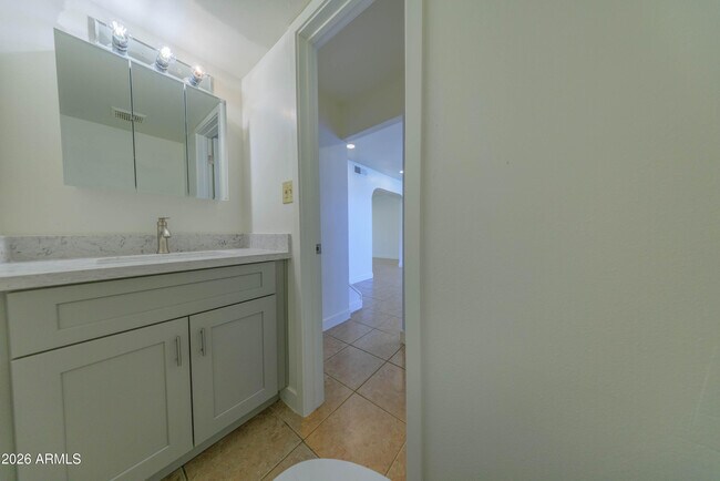 Building Photo - 4558 N 15th Ave