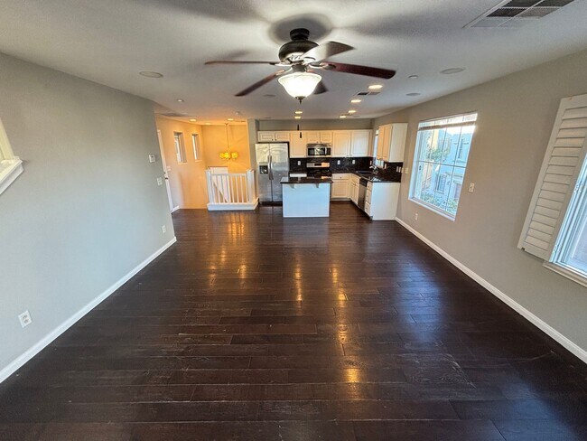 Building Photo - Beautiful Trilevel 3 Bed/3bath/2 car home located in Northwest Las Vegas --Enjoy Rent-Free Holidays!