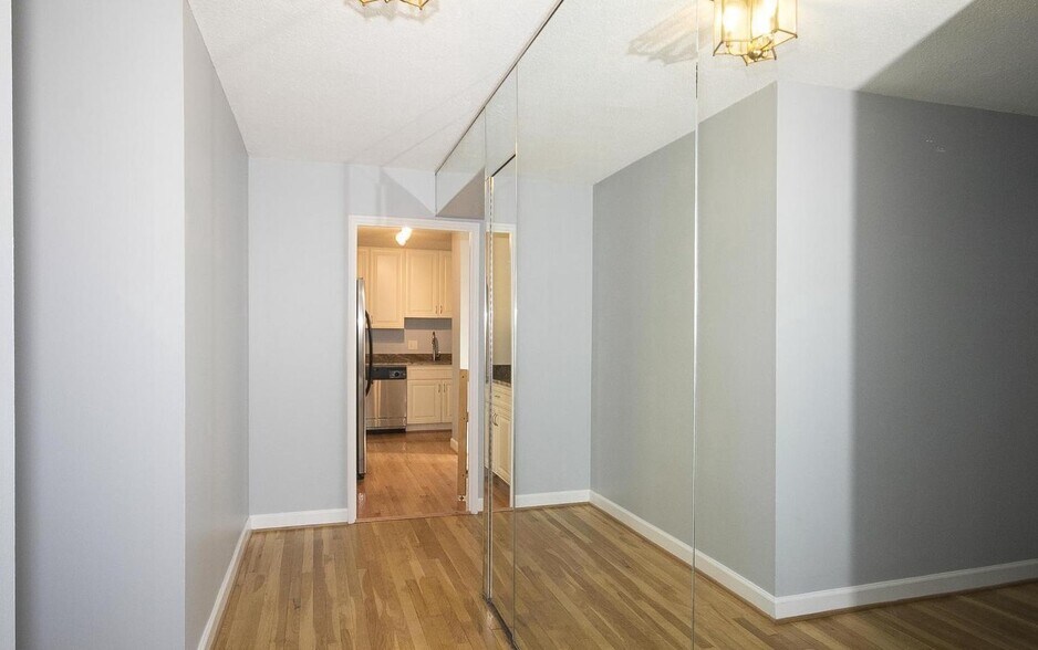 Building Photo - 1101 St Paul St