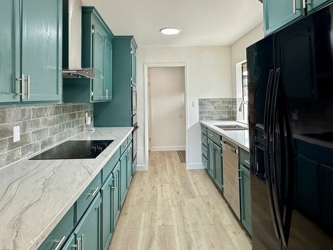 Building Photo - Bright & Updated 3 Bedroom 2 Bath Single Family Home in Santa Clara