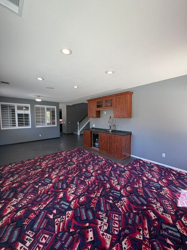 Building Photo - 885 Alsace Dr