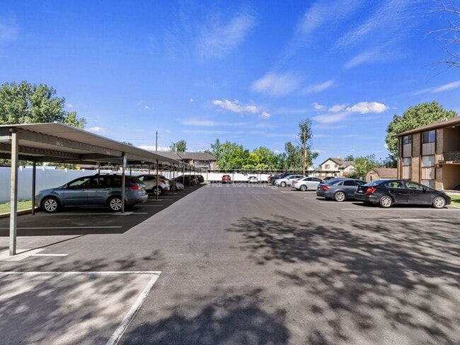 Building Photo - 1351 N Redwood Rd