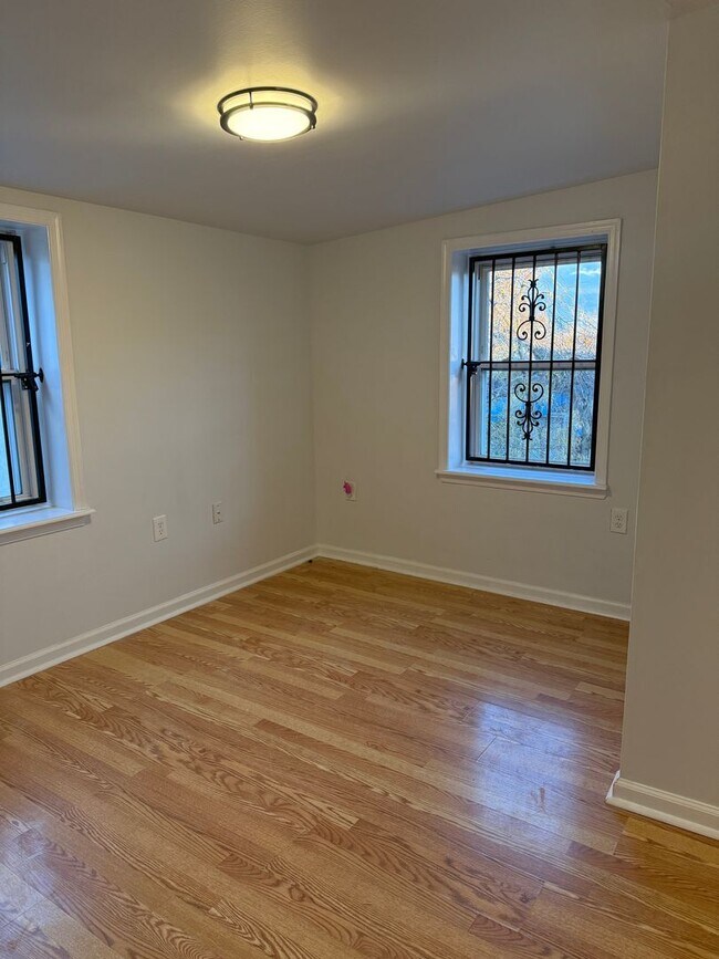 Building Photo - 2427 N 10th St