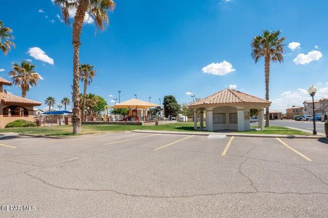 Building Photo - 11605 St Thomas Way